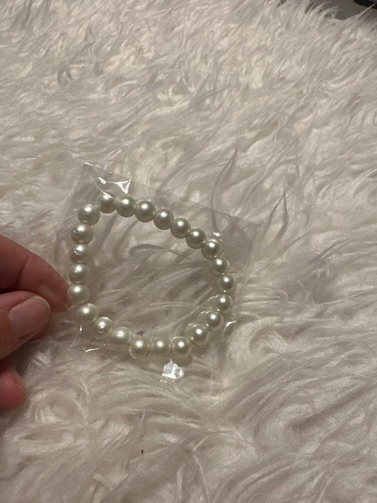 Perlu armband