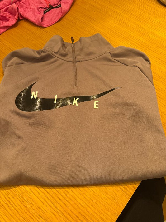 Nike fjólublá æfingapeysa