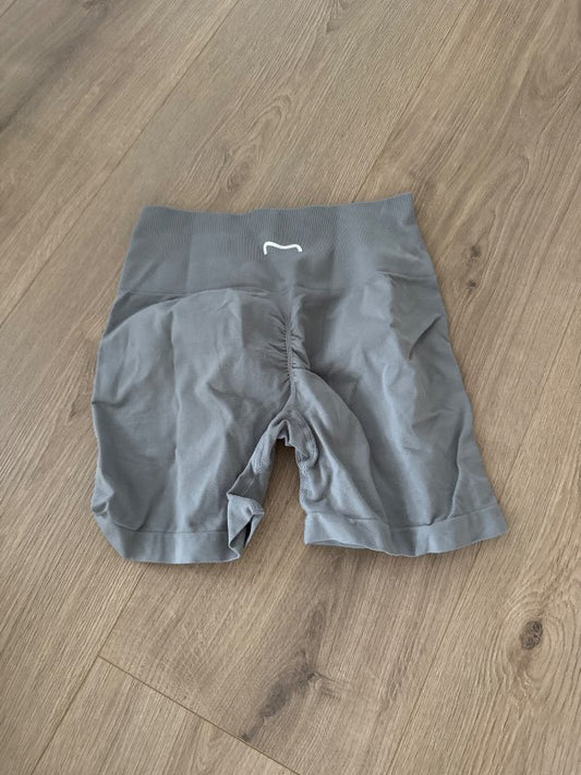 Metta sport stuttbuxur grá