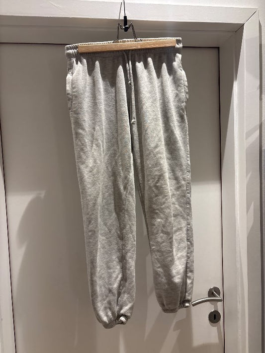 Gráar buxur