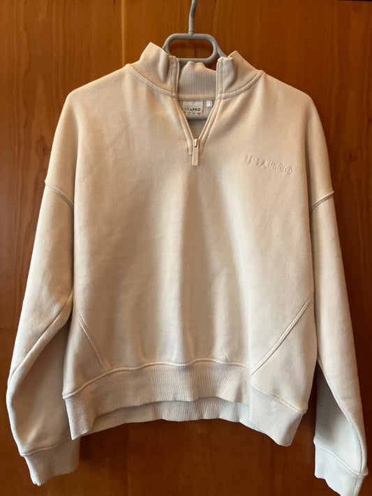 Peysa hálfrend ljós st.42