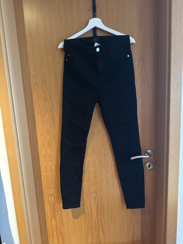 Buxur  River Ísland svartar