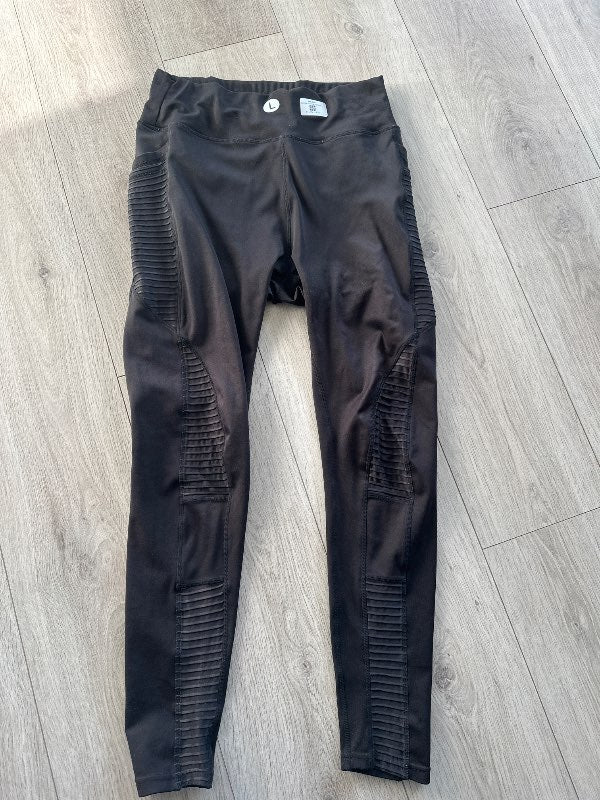 Svartar íþróttabuxur með vösum L/XL