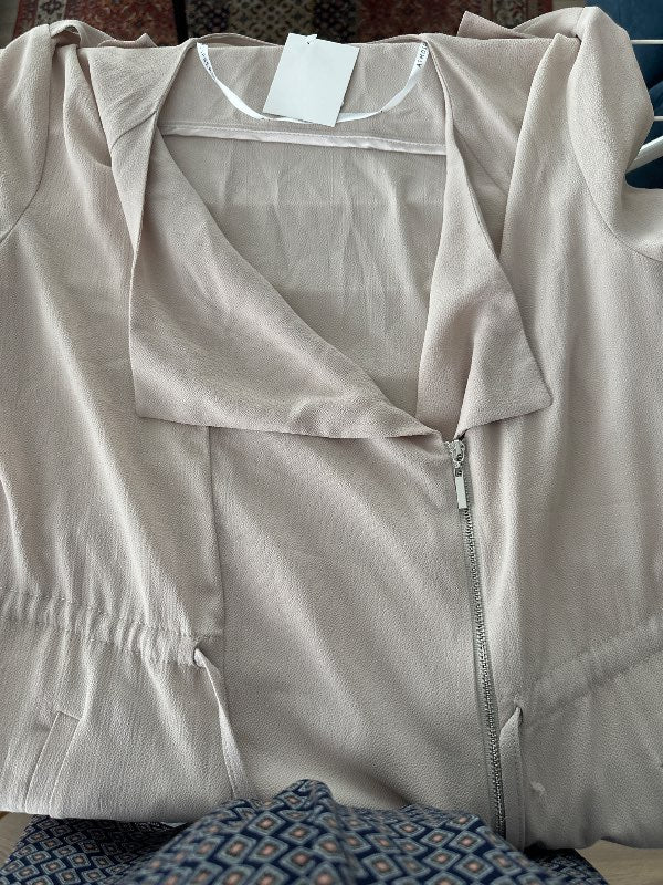 Beige mussa