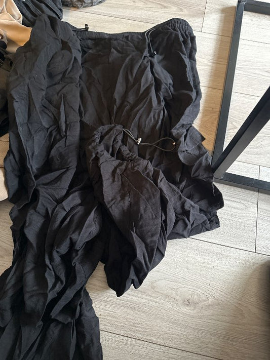 In wear buxur svartar