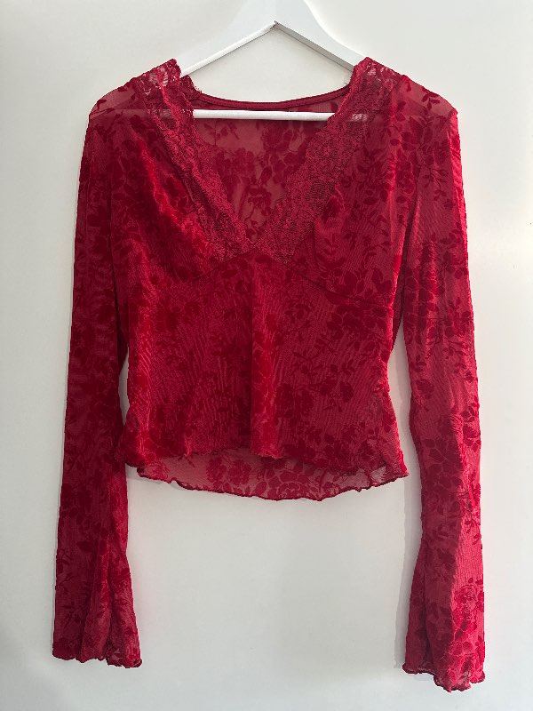 Rauður blúndu bolur