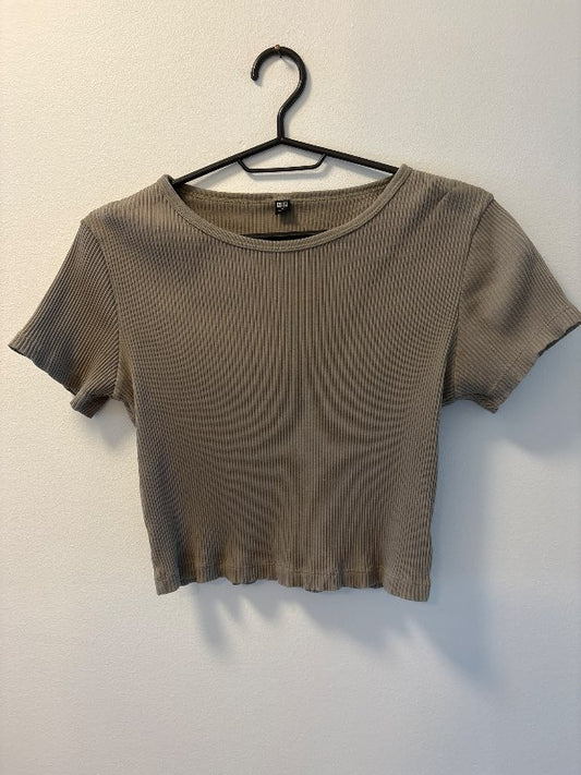 Uniqlo grænn magabolur