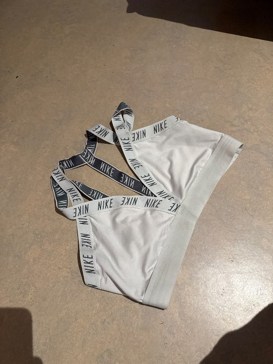 Nike toppur hvítur