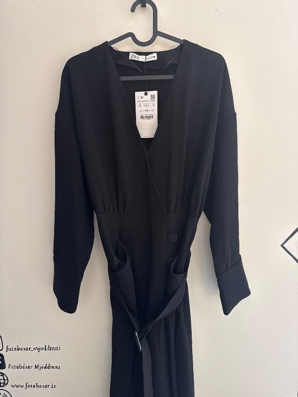 Zara svartur kjòll m belti