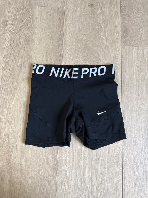 Nike pro stuttbuxur