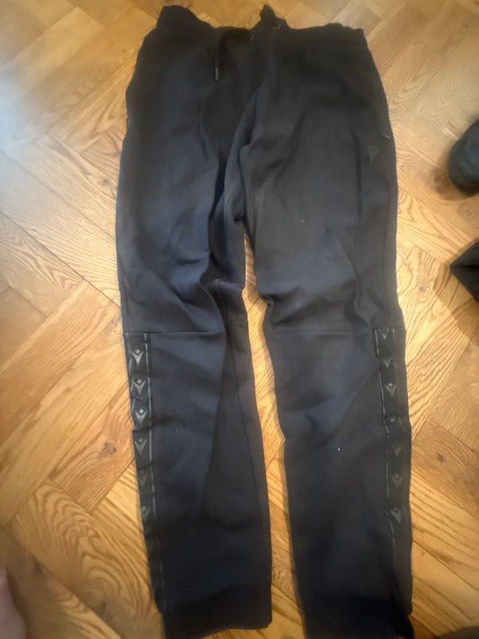 Macron buxur