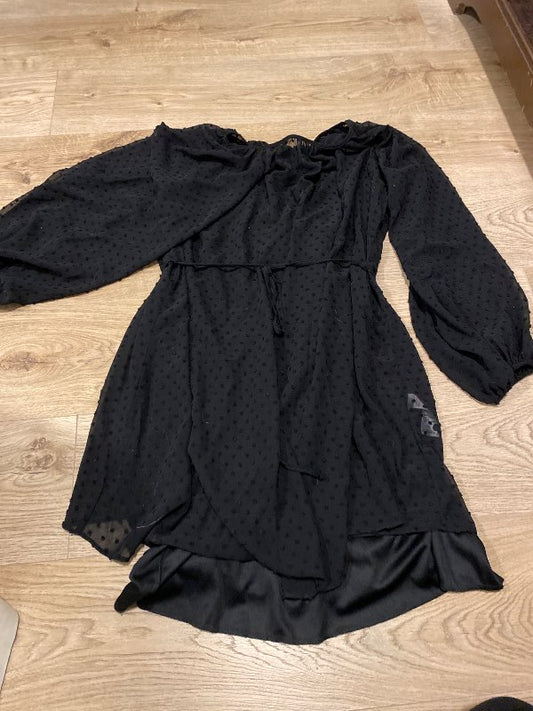 Asos blúndu kjóll ónotað