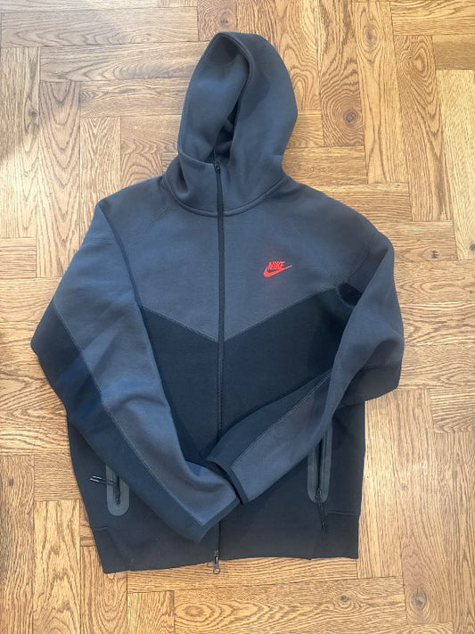 Nike tech