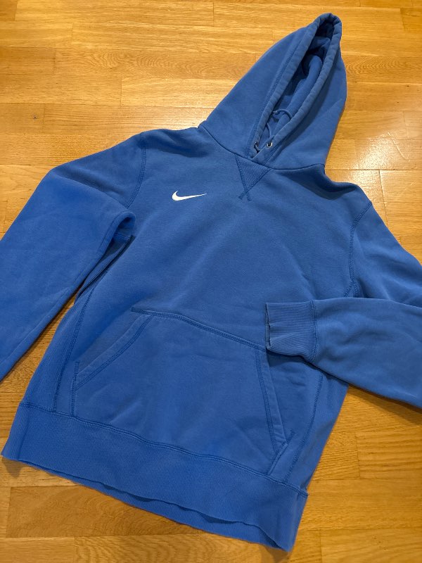 Nike hettupeysa