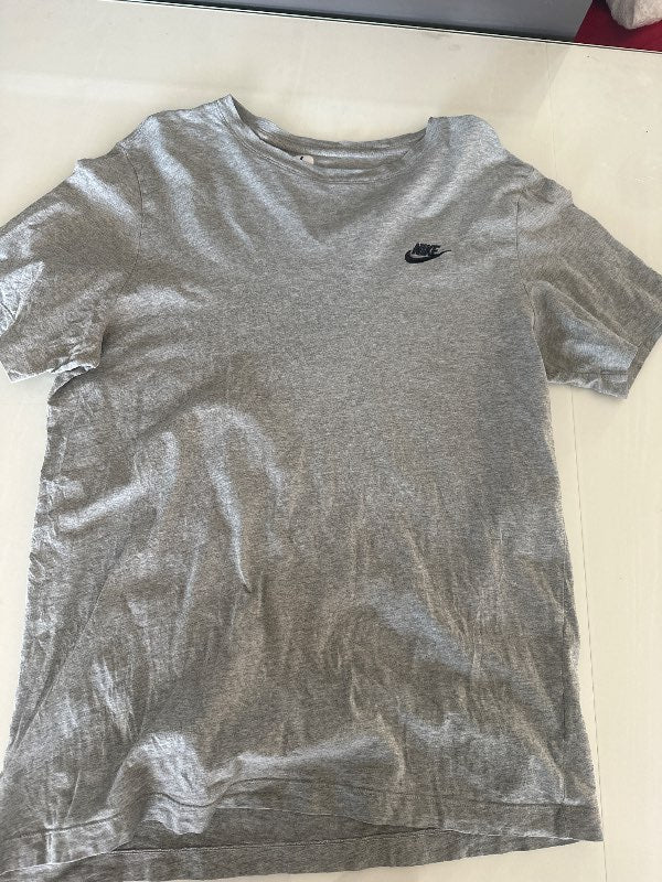 Grár Nike bolur st.L stutterma