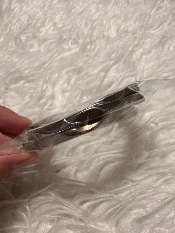 4 armbönd öll eins