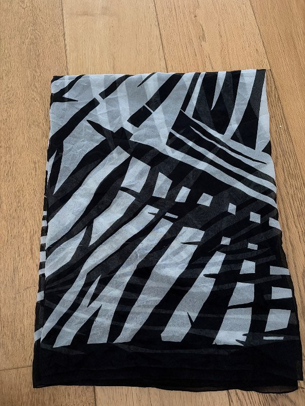 Shawl svart og hvítt