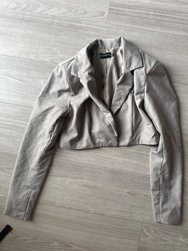 S- cropped blazer