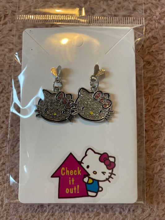 Hello Kitty eyrnalokkar