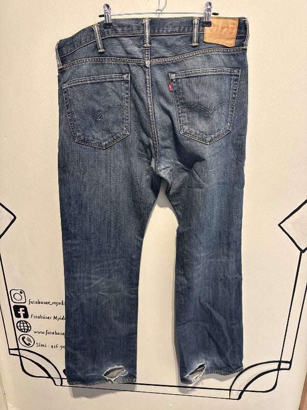 ATH rifnar á skálmum sjá mynd, Vintage levis buxur