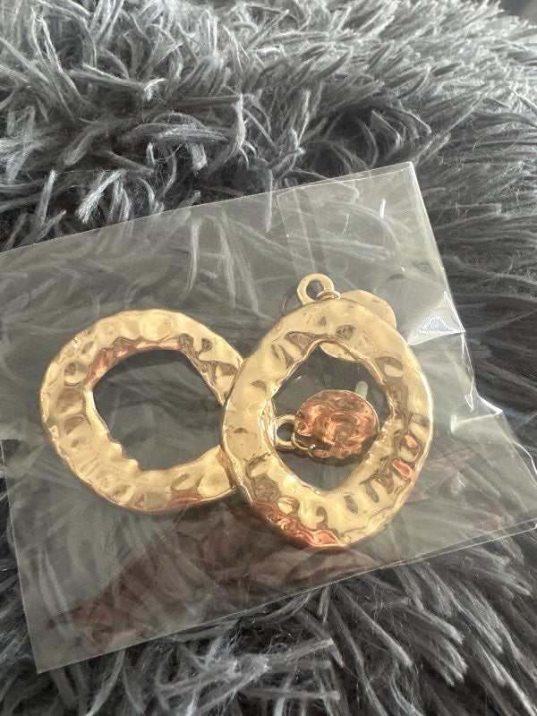 Irregular gilded circle dangling earrings