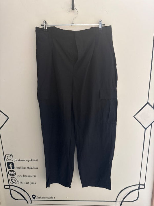 Zara cargo buxur svartar