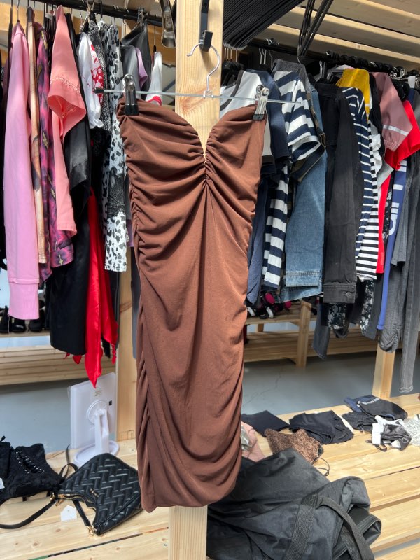 Bershka kjól brúnn