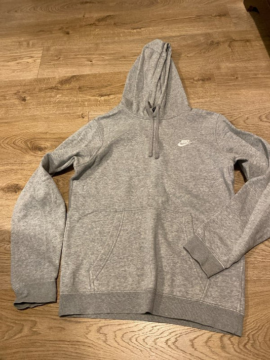 Nike hettupeysa grá