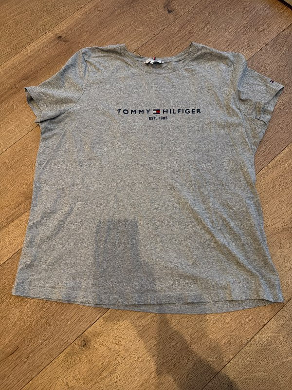 Tommy Hilfiger bolur grár