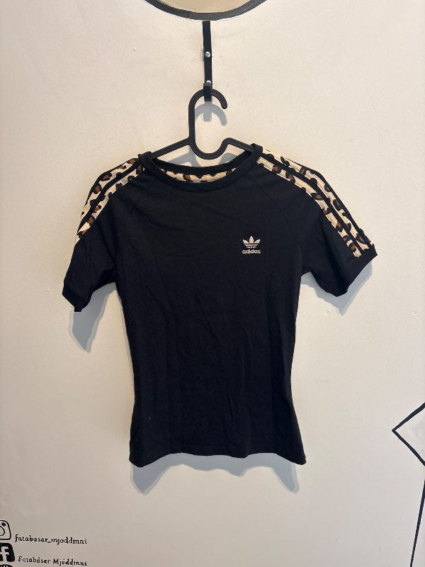 Adidas hlébarða
