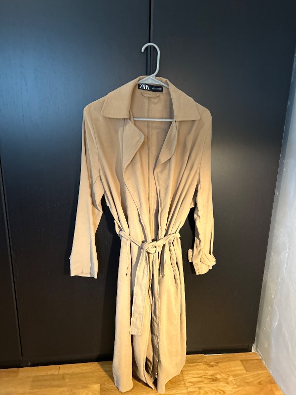 Zara drappaður frakki