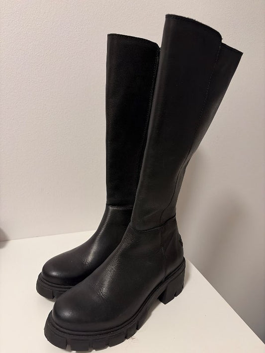 Boots NEW