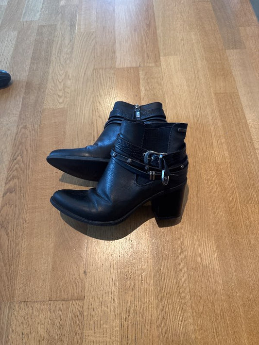 Skôr Boots m. skrauti