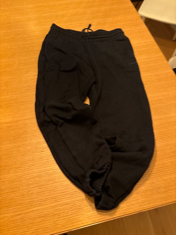 Aritzia jogginbuxur svartae