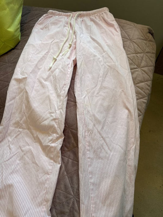 Bleikar röndóttar náttbuxur