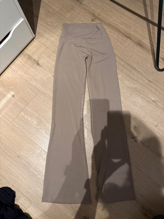 Flared ræktarbuxur womens best