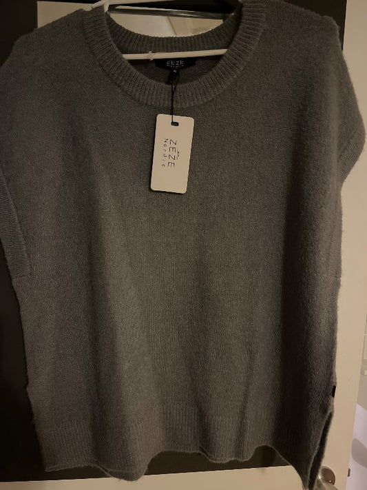 Zeze grátt prjonavesti