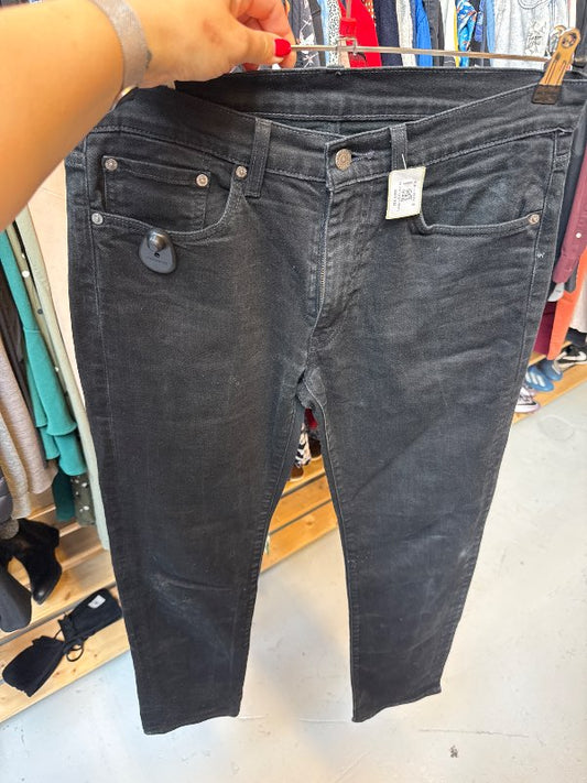 Levis galabuxur sv
