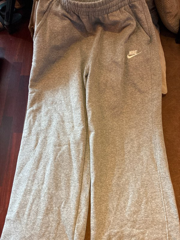 Gràar nike buxur ùtvìðar