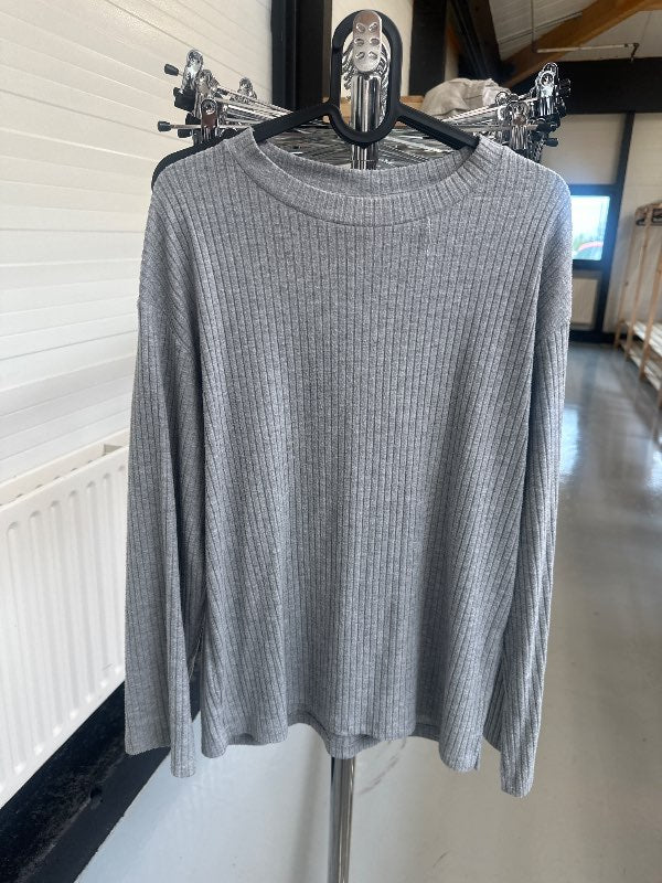 H&amp;M peysa grá