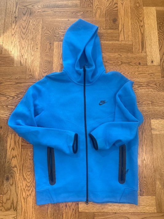 Nike tech