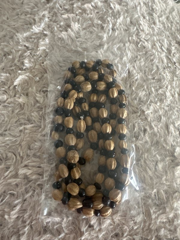 Long necklace black and wood