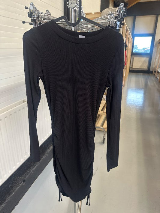 H&amp;M kjól svartur