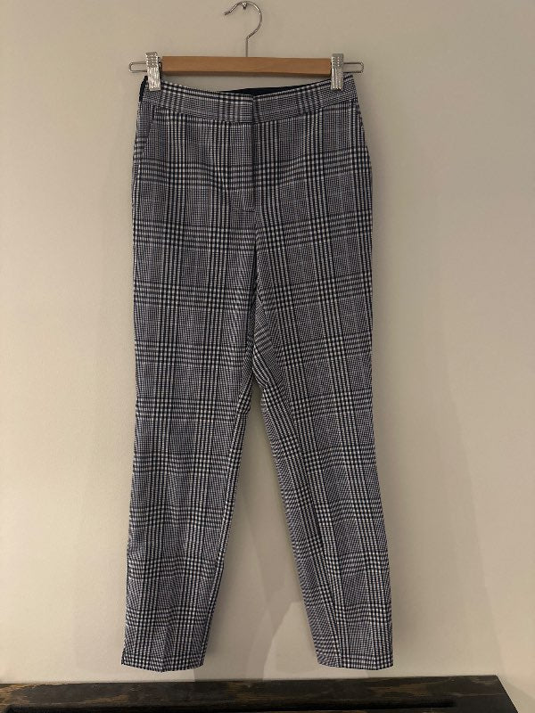 Zara buxur köflóttar XS