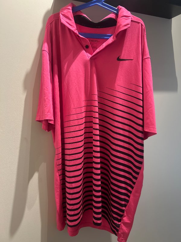 Nike bleikur íþróttabolur